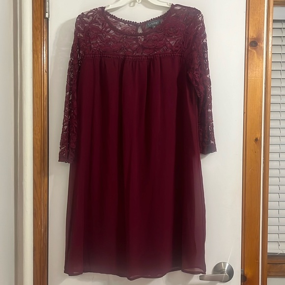 Luxology Dresses & Skirts - Luxology Women lace and Sheer Burgundy Lined Three Quarter Sleeves Dress size 14